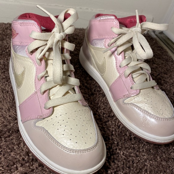 soft pink jordan 1